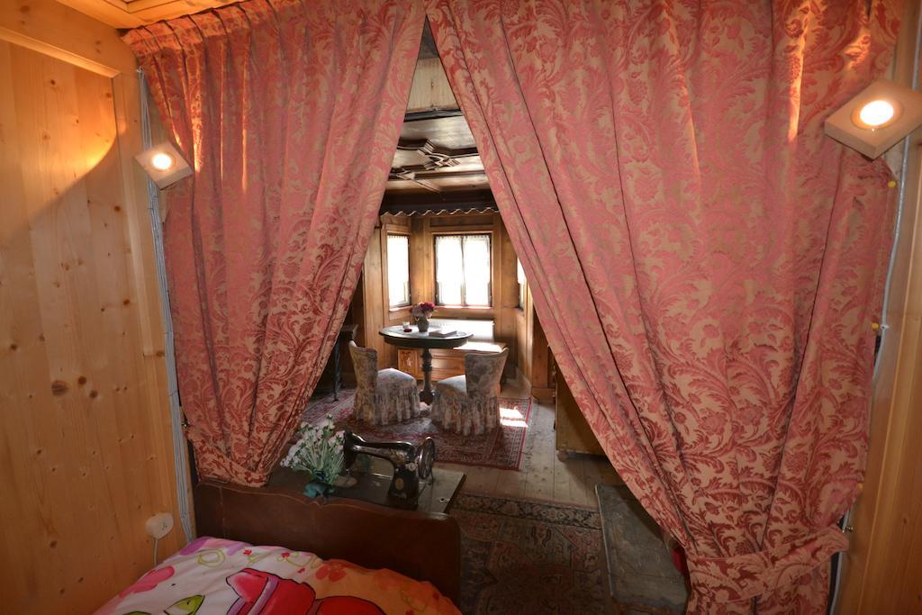 كاستيلو-مولينا دي فيم B&B La Tana Dell'Orso - Die Baerenhoehle الغرفة الصورة